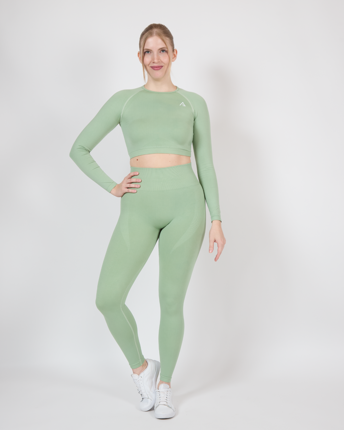 Pioneer Seamless Long Sleeve Crop Top Laurel Green