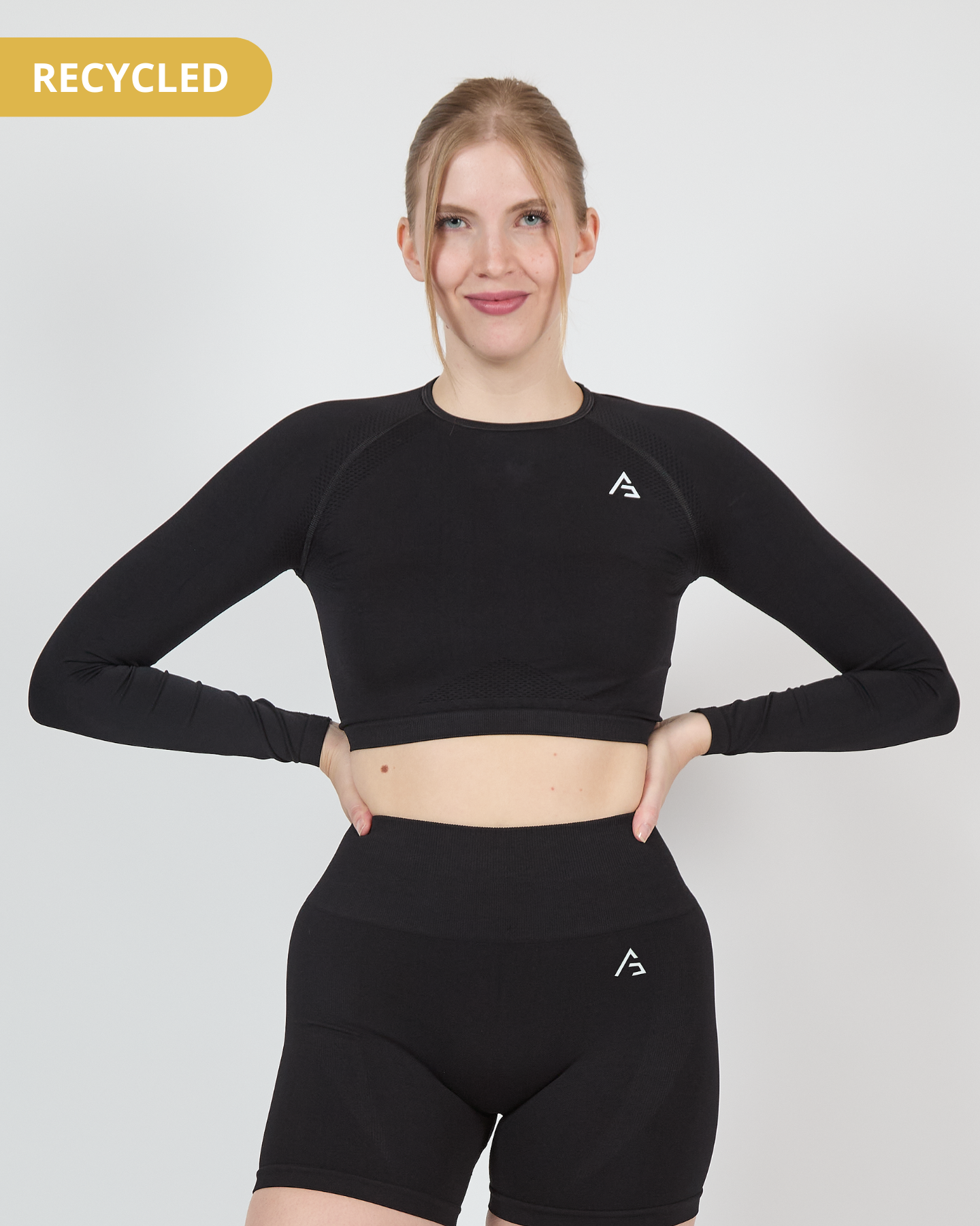 Pioneer Seamless Long Sleeve Crop Top Black Beauty